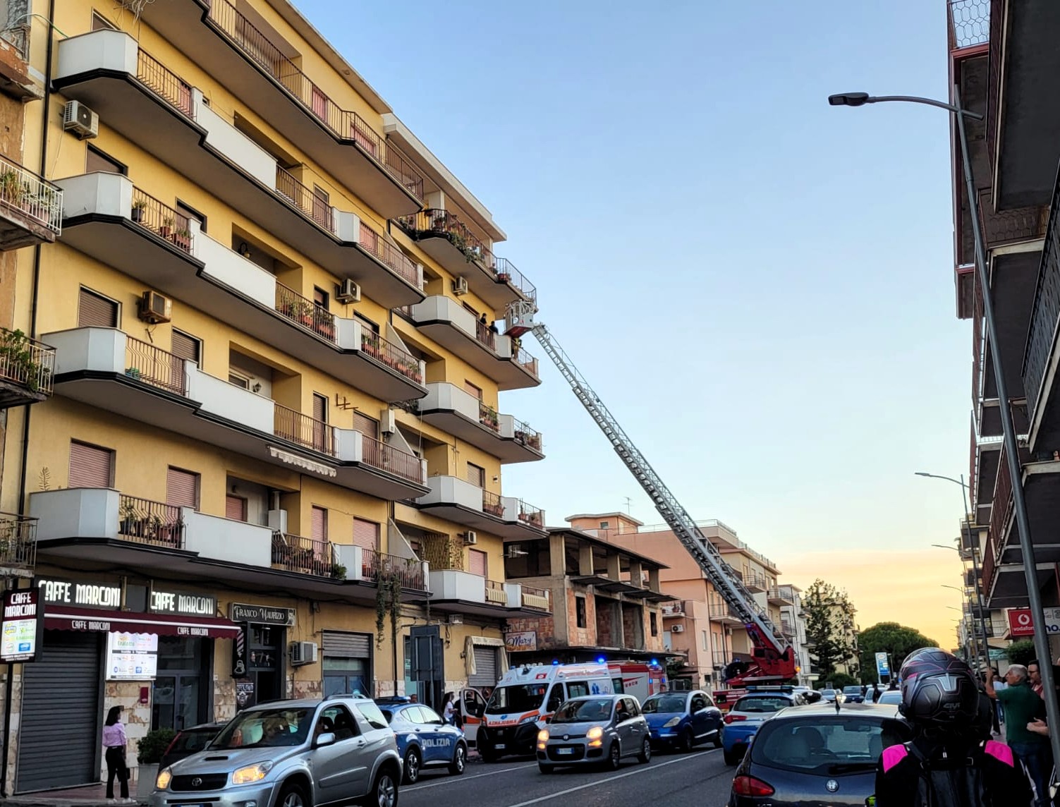 Locri: Incendio in un appartamento